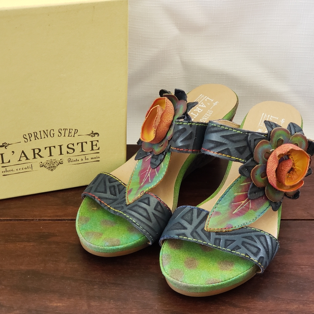 L' ARTISTER wedge heels